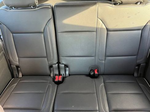 Used 2025 Chevrolet Suburban Premier AWD/4WD image 14