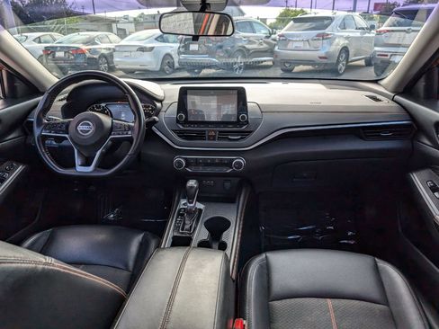 Used 2020 Nissan Altima 2.5 SR w/ Premium Package image 14