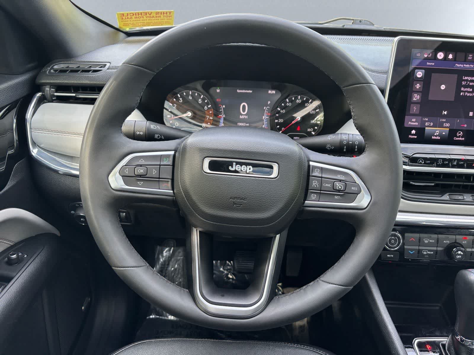 Used 2023 Jeep Compass Limited w/ Sun and Sound Group AWD/4WD image 10