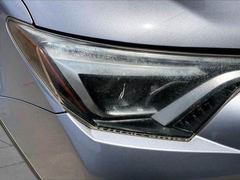 Used 2017 Toyota RAV4 Limited AWD/4WD image 28