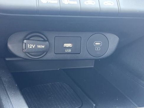 Certified 2025 Hyundai Elantra SEL FWD image 23