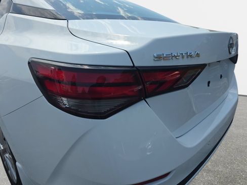 Used 2025 Nissan Sentra S FWD image 30