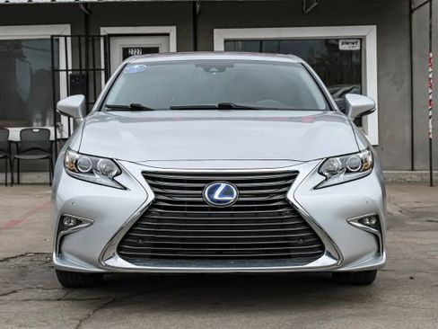 Used 2016 Lexus ES 300h image 8