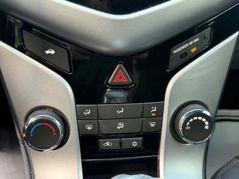 Used 2015 Chevrolet Cruze LT FWD image 44