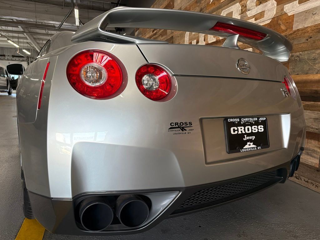 Used 2009 Nissan GT-R Premium AWD/4WD image 21