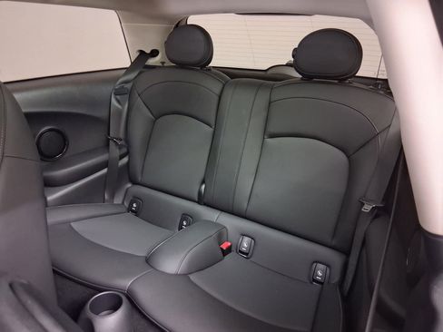 Certified 2024 MINI Cooper 2-Door Hardtop FWD image 29