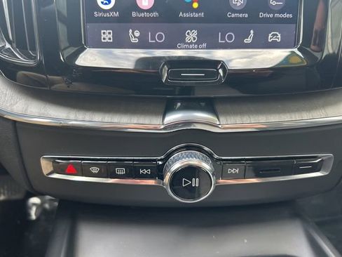 Certified 2025 Volvo XC60 B5 Plus AWD/4WD image 25