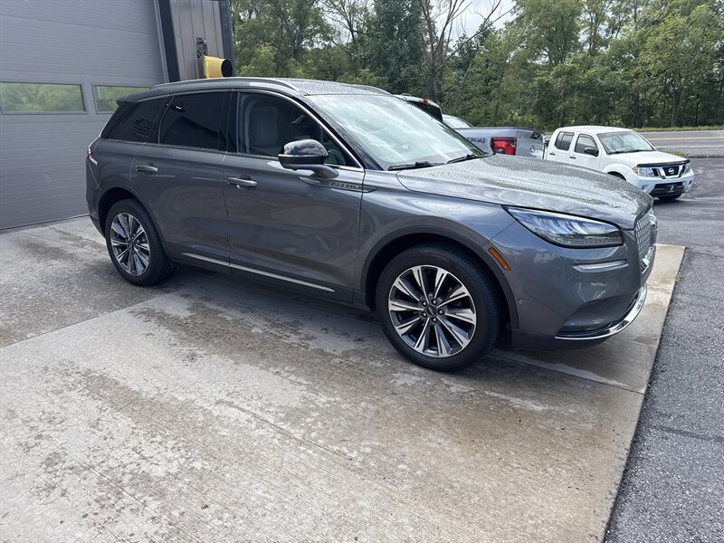 Used 2021 Lincoln Corsair Reserve w/ Equipment Group 201A AWD/4WD image 2