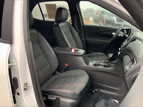 Used 2023 Chevrolet Equinox RS image 9