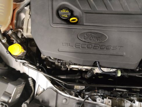 Used 2017 Ford Escape Titanium image 30