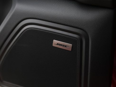 Certified 2025 Porsche Macan AWD/4WD image 29