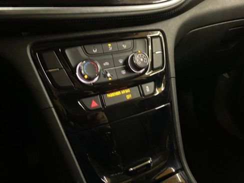 Used 2018 Buick Encore Preferred image 37