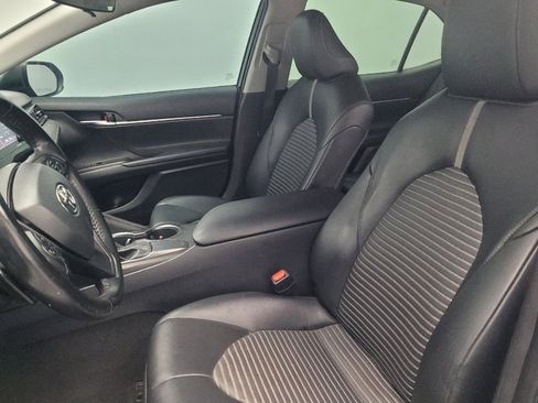 Used 2021 Toyota Camry SE image 17
