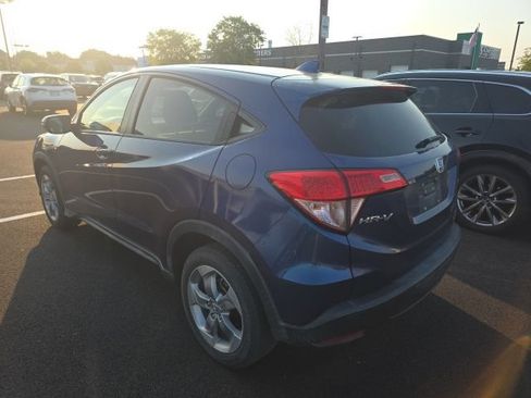 Used 2017 Honda HR-V EX image 2