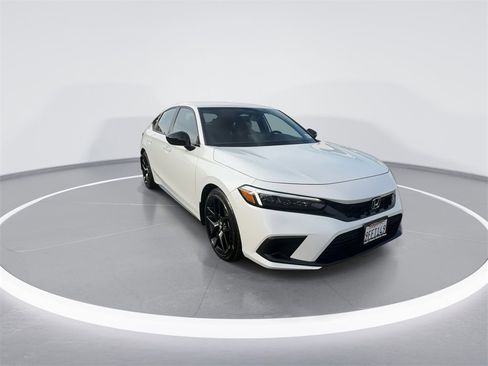 Used 2023 Honda Civic Sport image 3