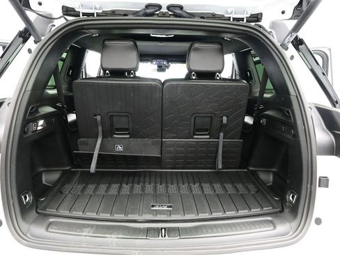 Used 2025 Jeep Grand Cherokee L Limited w/ Luxury Tech Group II image 11