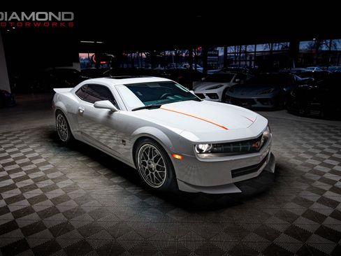 Used 2010 Chevrolet Camaro SS w/ LPO, Ground Effects Package image 3