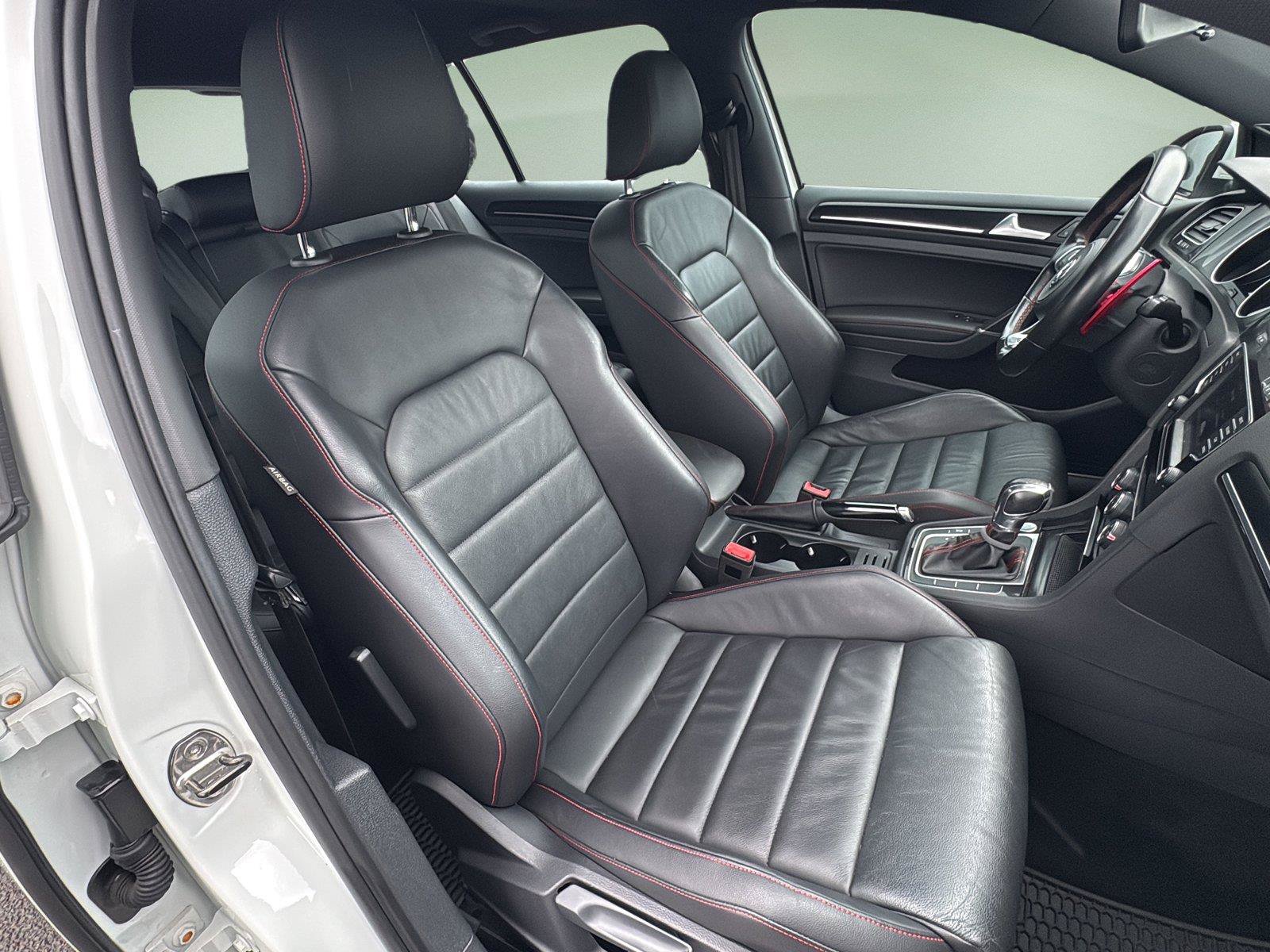 Used 2017 Volkswagen GTI SE FWD image 17
