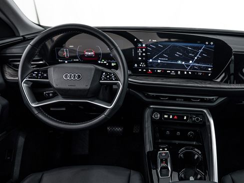 Certified 2025 Audi Q5 Premium w/ Convenience Package image 9