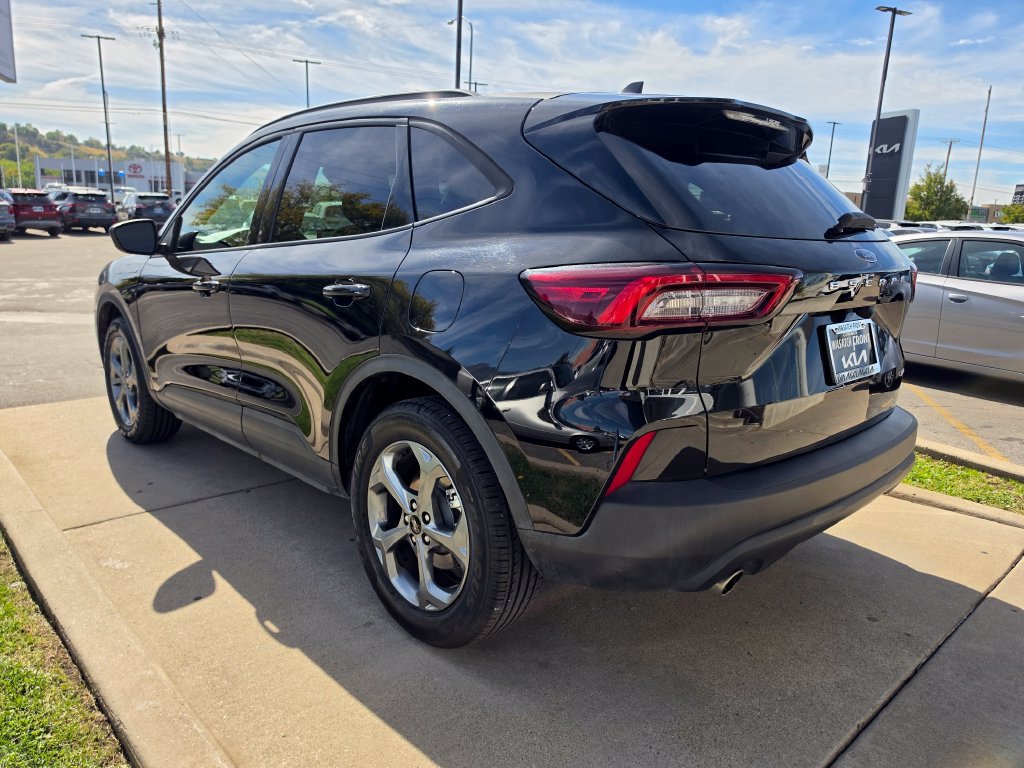 Used 2025 Ford Escape ST-Line AWD/4WD image 7
