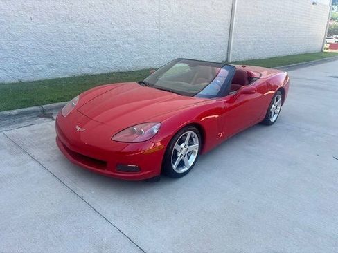 Used 2005 Chevrolet Corvette Convertible w/ Preferred Equipment Group RWD image 27