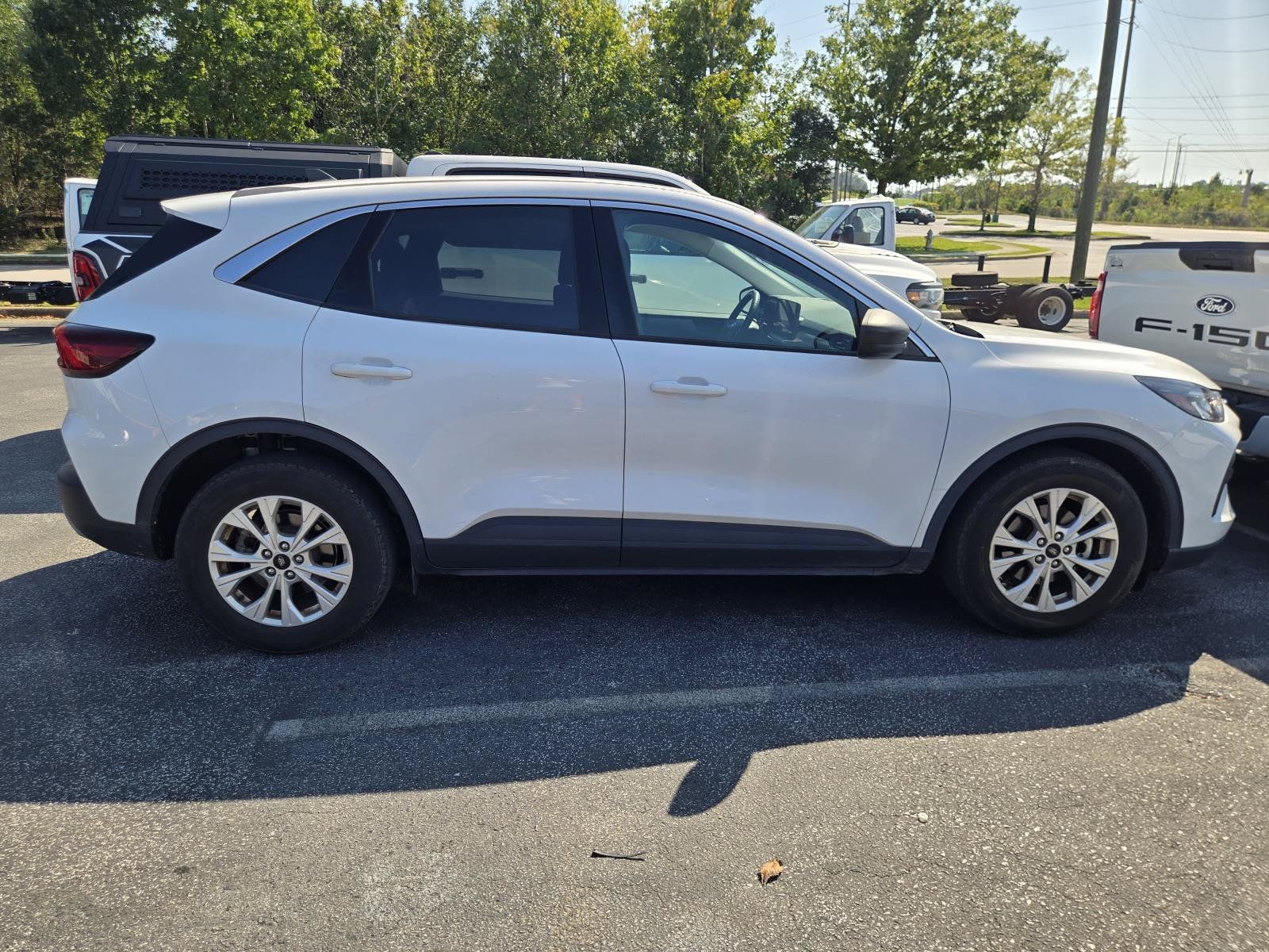 Used 2023 Ford Escape Active w/ Tech Pack #1 FWD image 3
