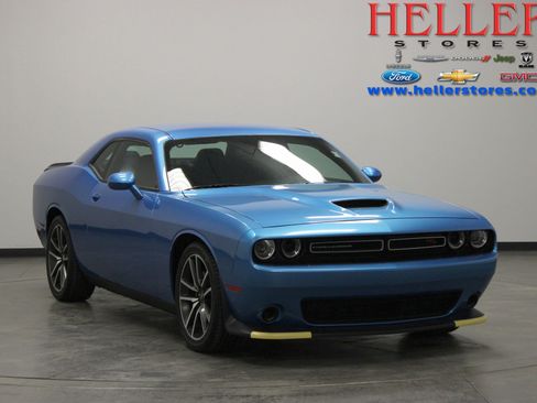 Used 2023 Dodge Challenger R/T RWD image 1