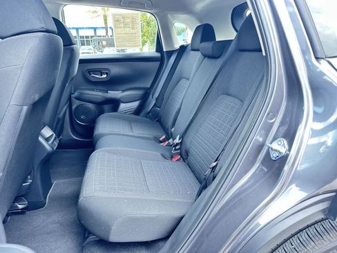 Used 2025 Honda HR-V LX image 17
