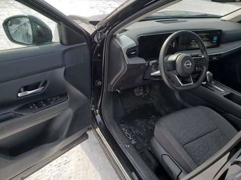 Certified 2025 Nissan Kicks SV image 13