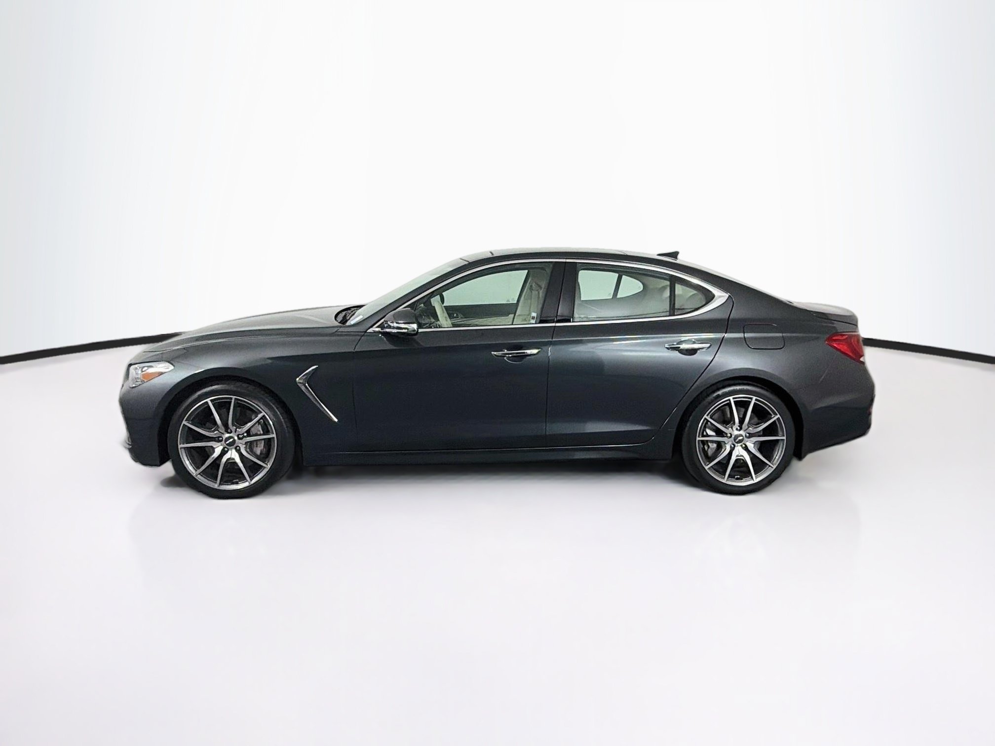 Used 2019 Genesis G70 3.3T Design RWD image 4