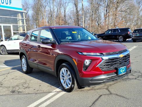 Used 2025 Chevrolet TrailBlazer LS w/ LS Confidence Package image 1