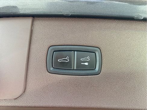 Used 2022 Porsche Cayenne AWD/4WD image 55