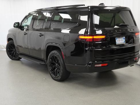Used 2024 Jeep Wagoneer L Series II AWD/4WD image 6