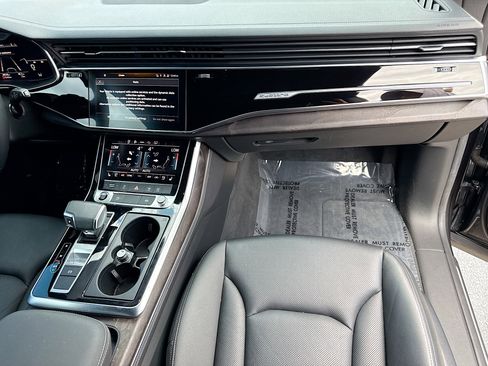 Used 2023 Audi Q8 Premium Plus image 17