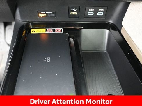 Certified 2025 Toyota Camry XLE w/ Premium Plus Package image 19