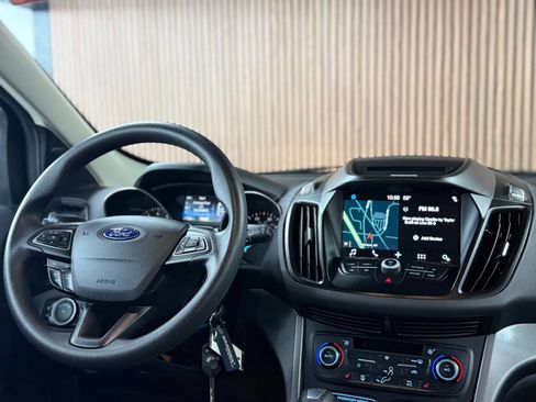 Used 2017 Ford Escape SE w/ Equipment Group 201A AWD/4WD image 17