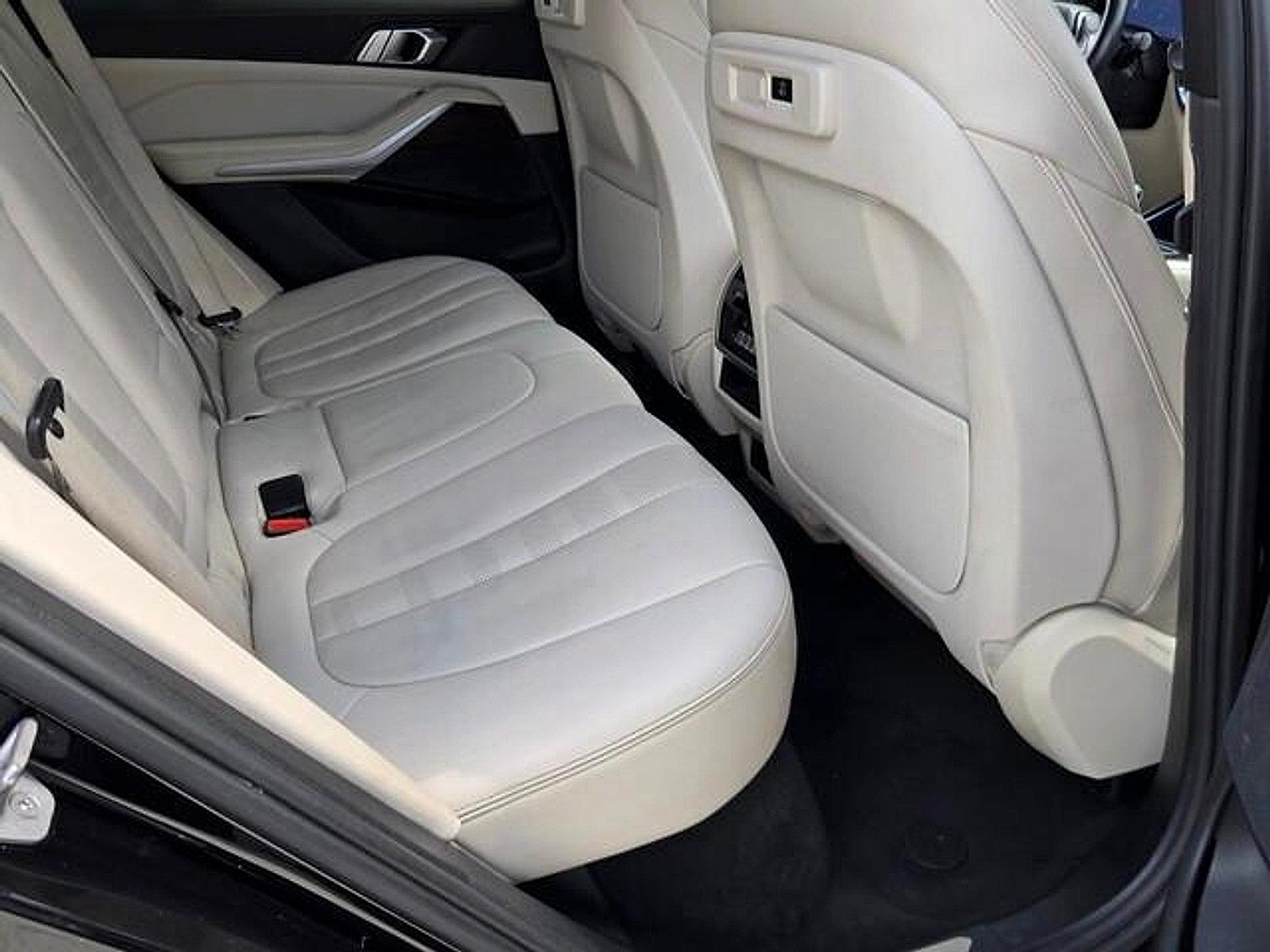 Used 2020 BMW X5 sDrive40i w/ Convenience Package RWD image 15