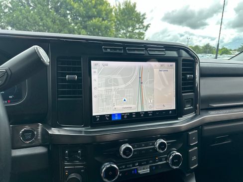 Used 2023 Ford F250 Lariat w/ Sport Appearance Package AWD/4WD image 14