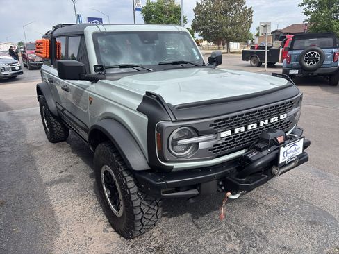 Used 2024 Ford Bronco Badlands w/ Sasquatch Package AWD/4WD image 4