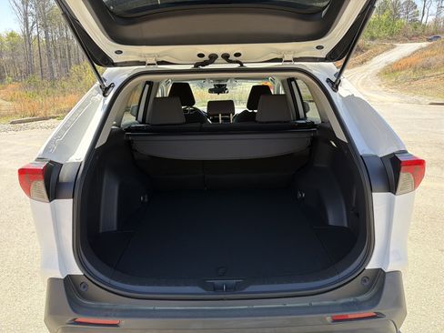 Used 2025 Toyota RAV4 XLE image 18