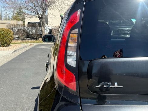 Used 2018 Kia Soul + image 30