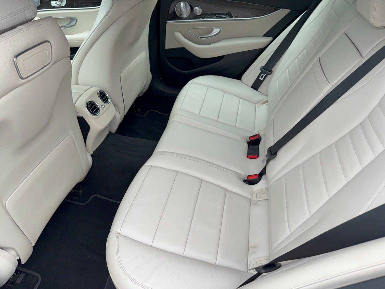 Used 2018 Mercedes-Benz E 400 4MATIC Wagon image 25