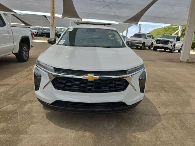 Used 2024 Chevrolet Trax LS FWD image 2