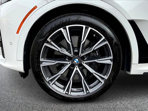 Used 2022 BMW X7 M50i image 35