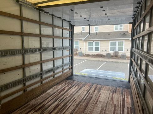 Used 2018 Isuzu NPR image 27