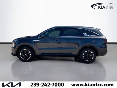 New 2026 Kia Sorento S image 3