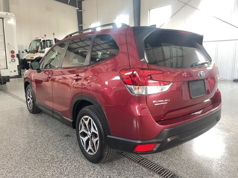 Used 2024 Subaru Forester Premium AWD/4WD image 18