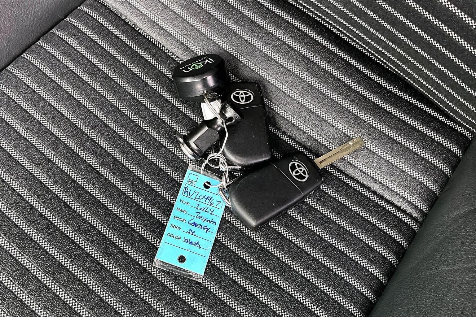Certified 2024 Toyota Camry SE FWD image 15