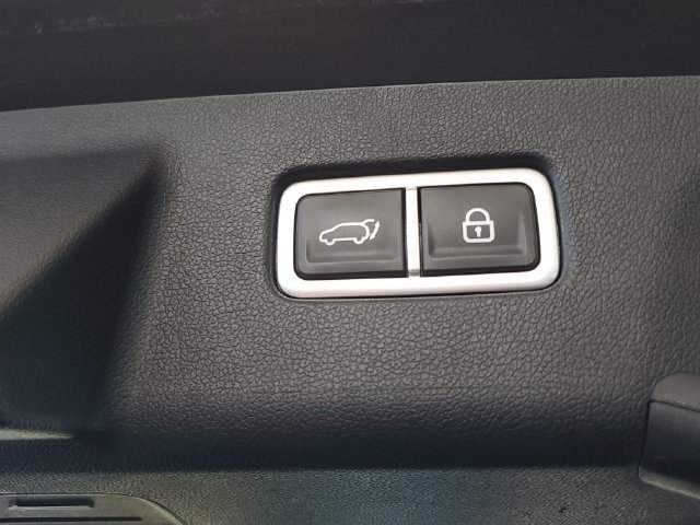 Used 2023 Kia Sorento SX AWD/4WD image 7