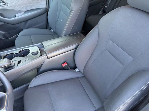 Used 2023 Nissan Rogue S AWD/4WD image 7